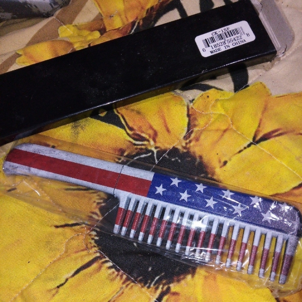 Hidden American Flag Comb